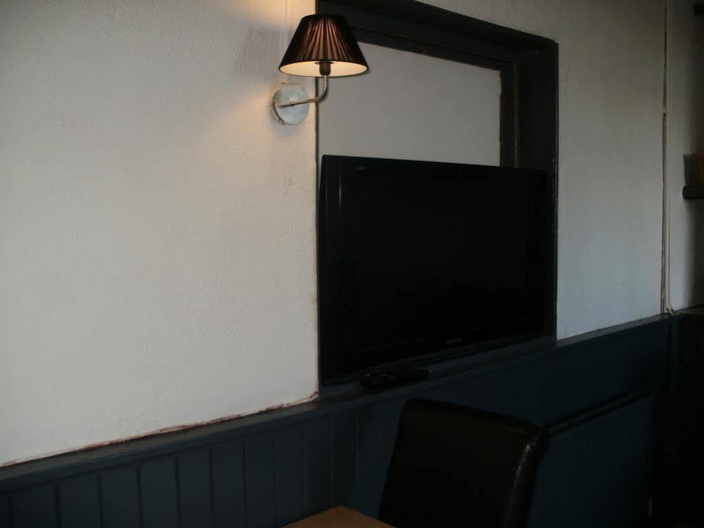 The Crown Inn ケインシャム エクステリア 写真
