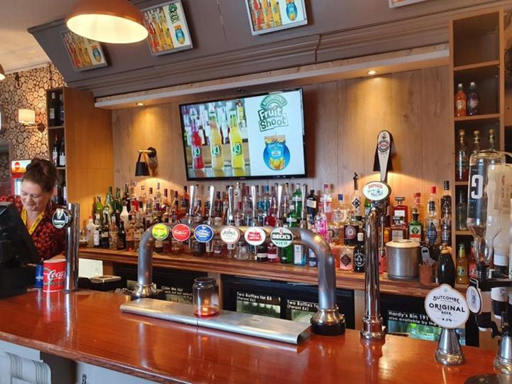 The Crown Inn ケインシャム エクステリア 写真